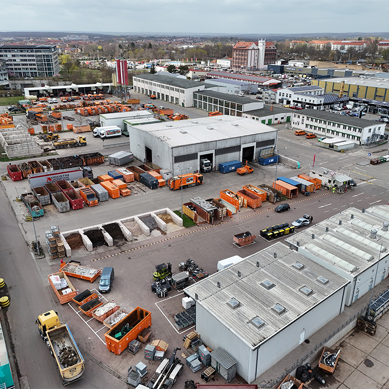 Wertstoffmarkt von oben.