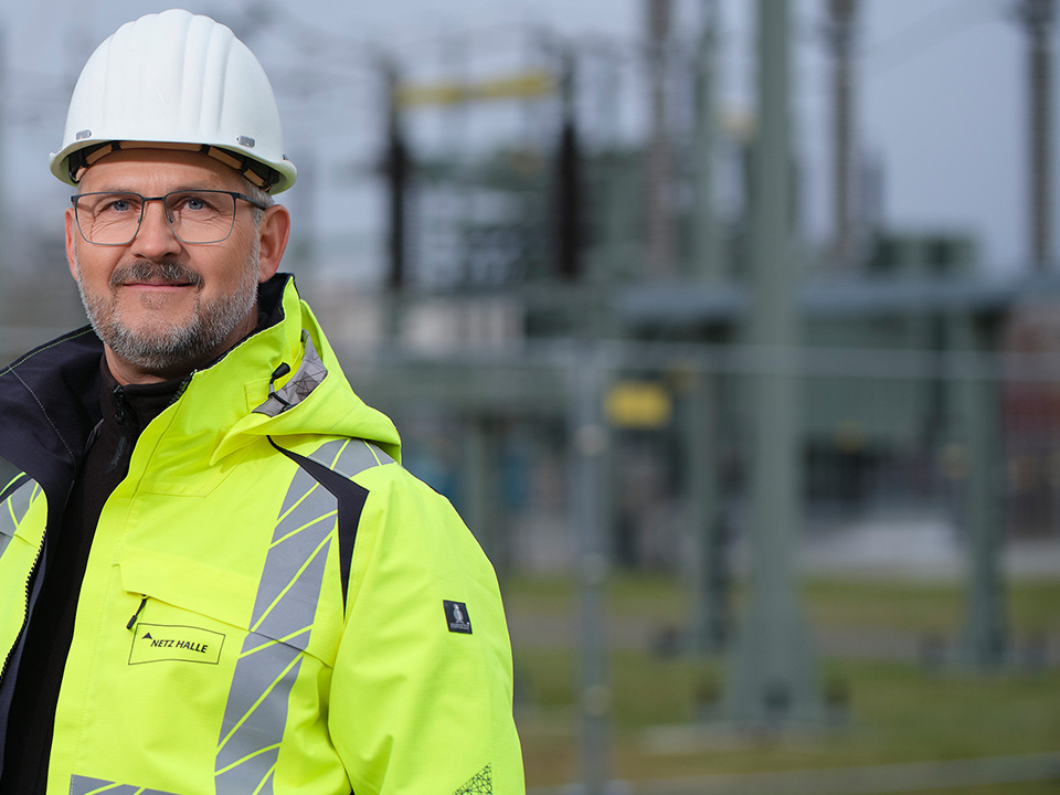 Berufserfahrener bei der Netzgesellschaft Halle im Portrait.